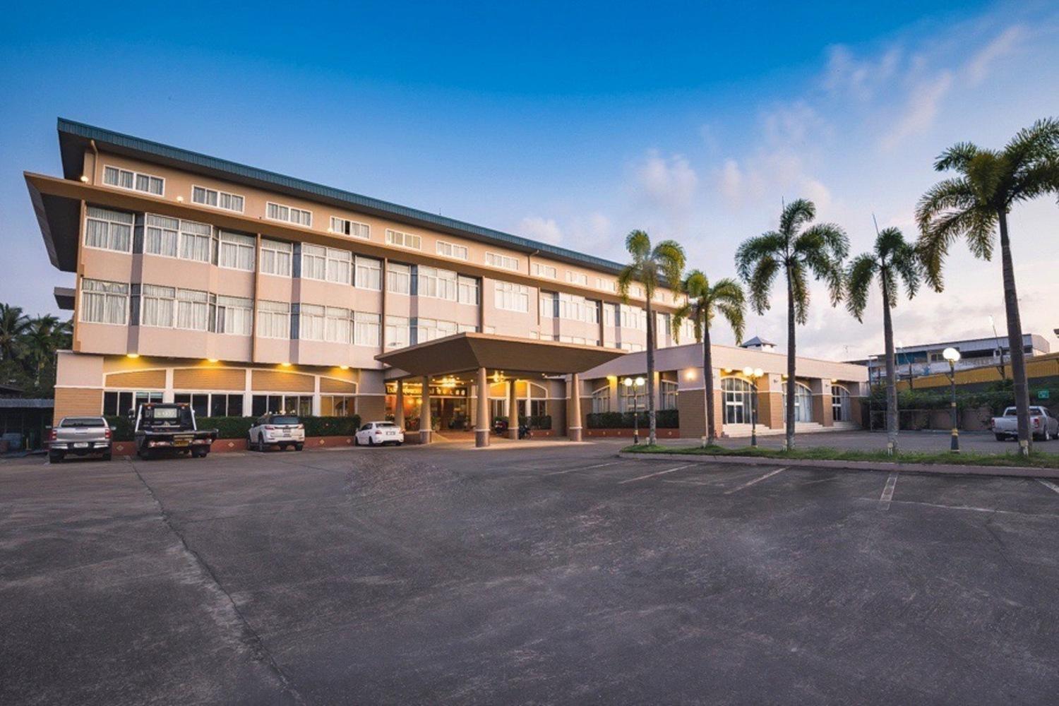 Chumphon Gardens Hotel Exterior photo