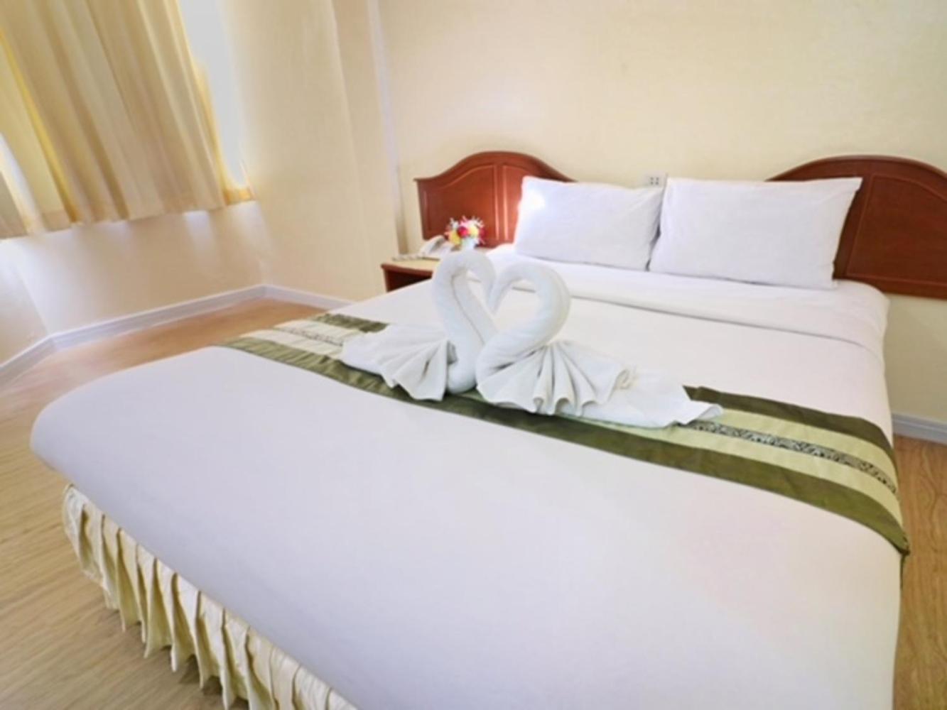 Chumphon Gardens Hotel Exterior photo