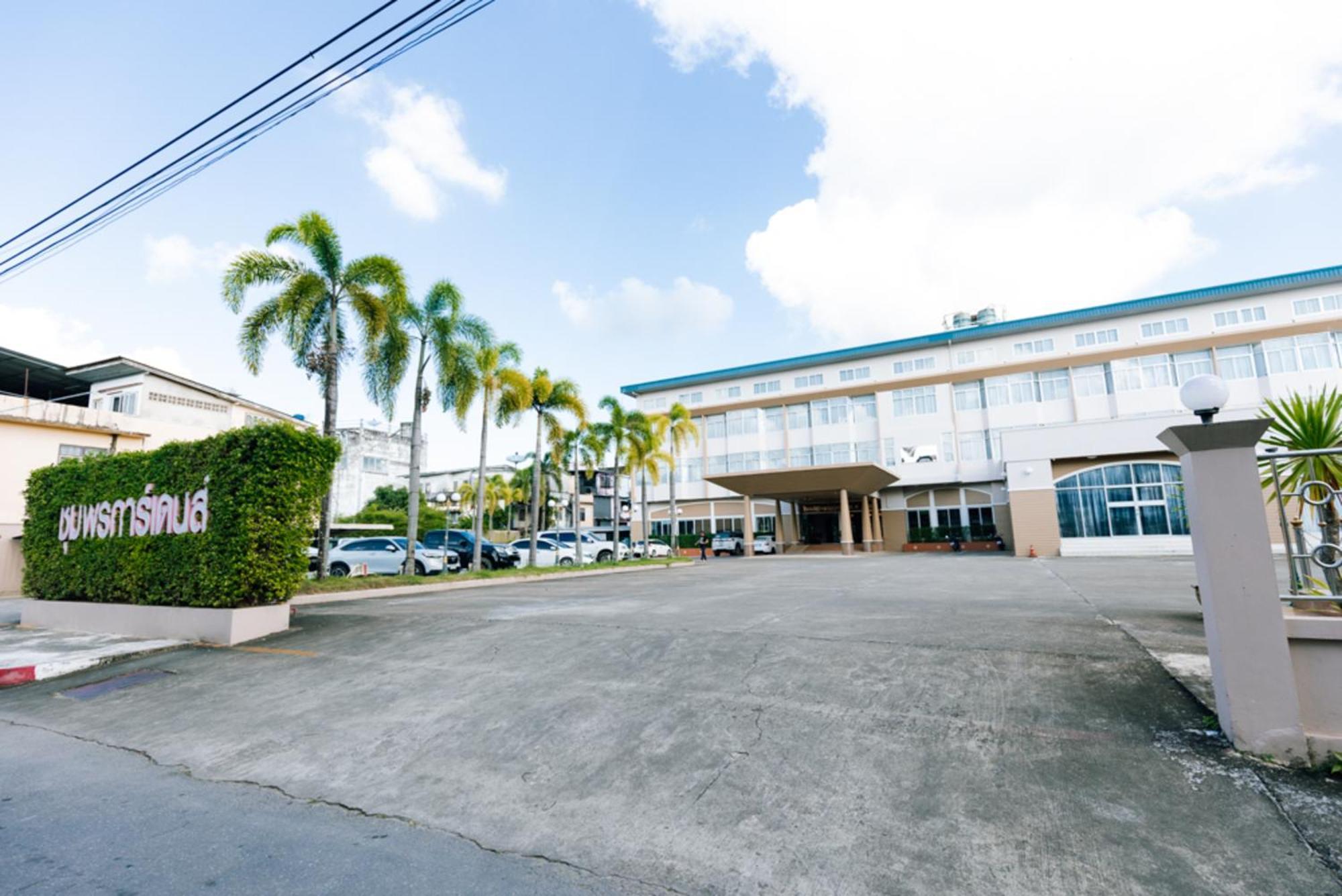 Chumphon Gardens Hotel Exterior photo