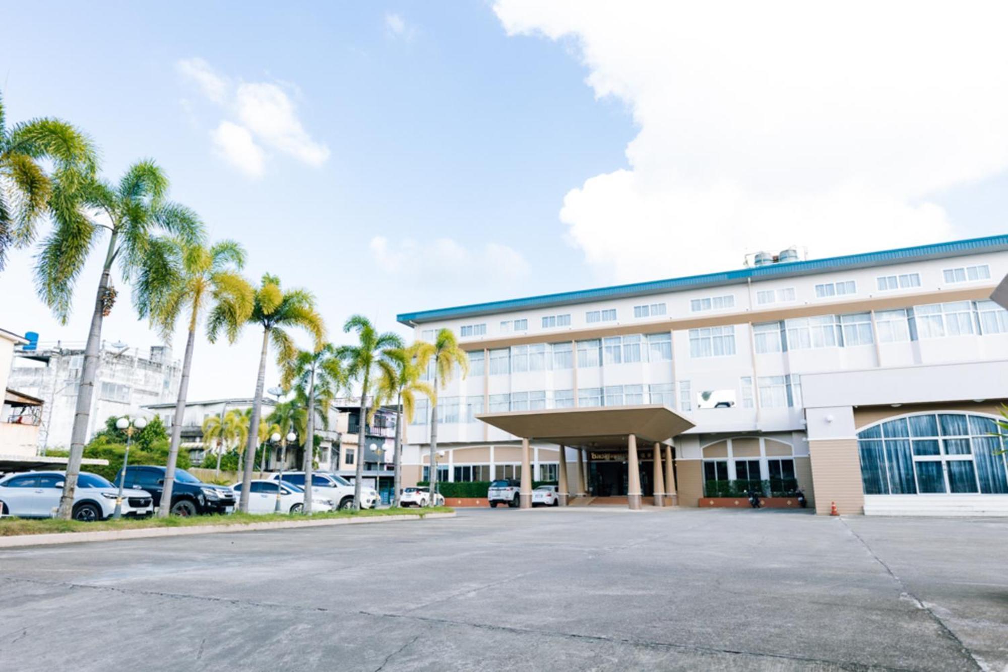 Chumphon Gardens Hotel Exterior photo