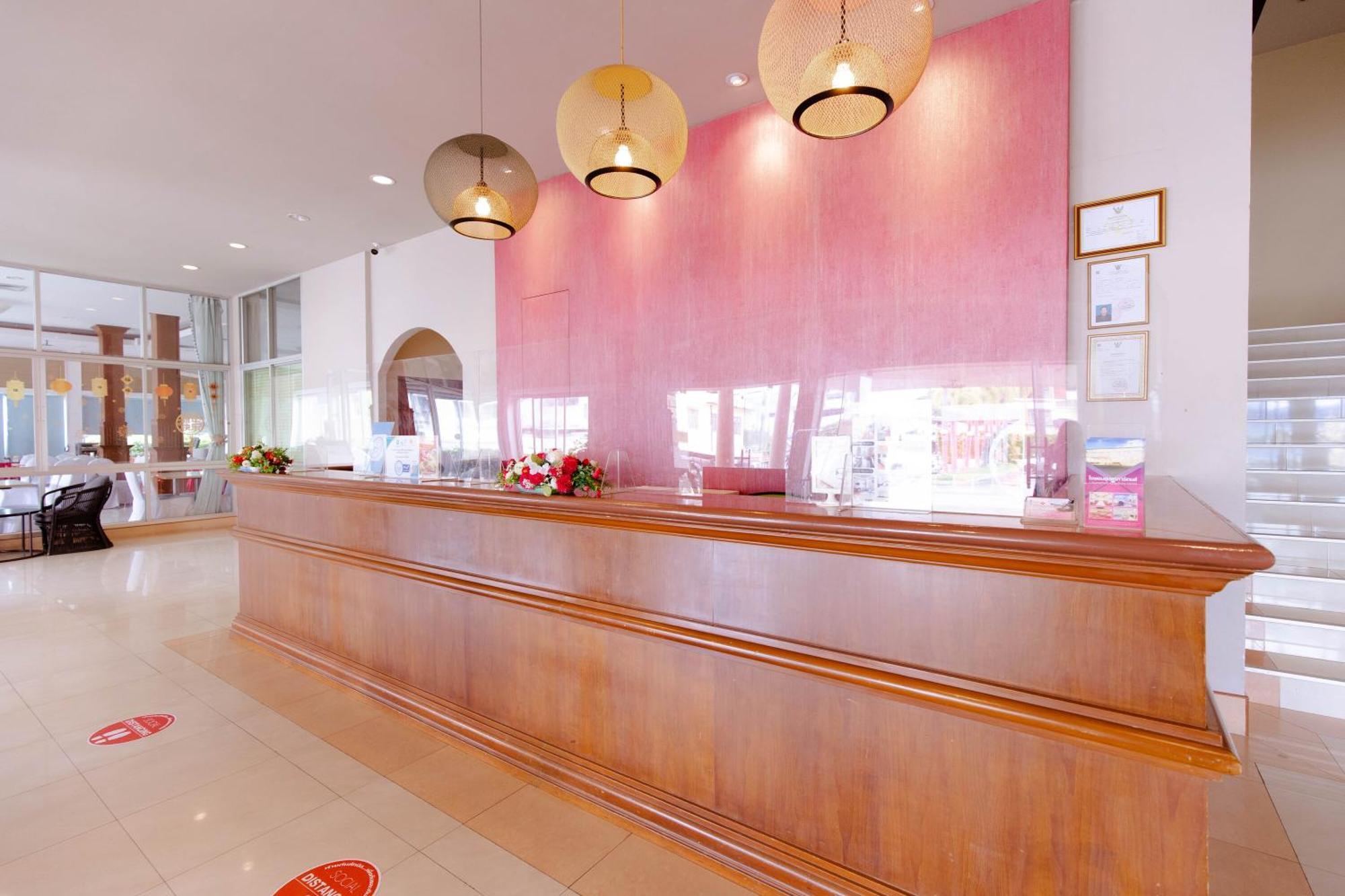Chumphon Gardens Hotel Exterior photo