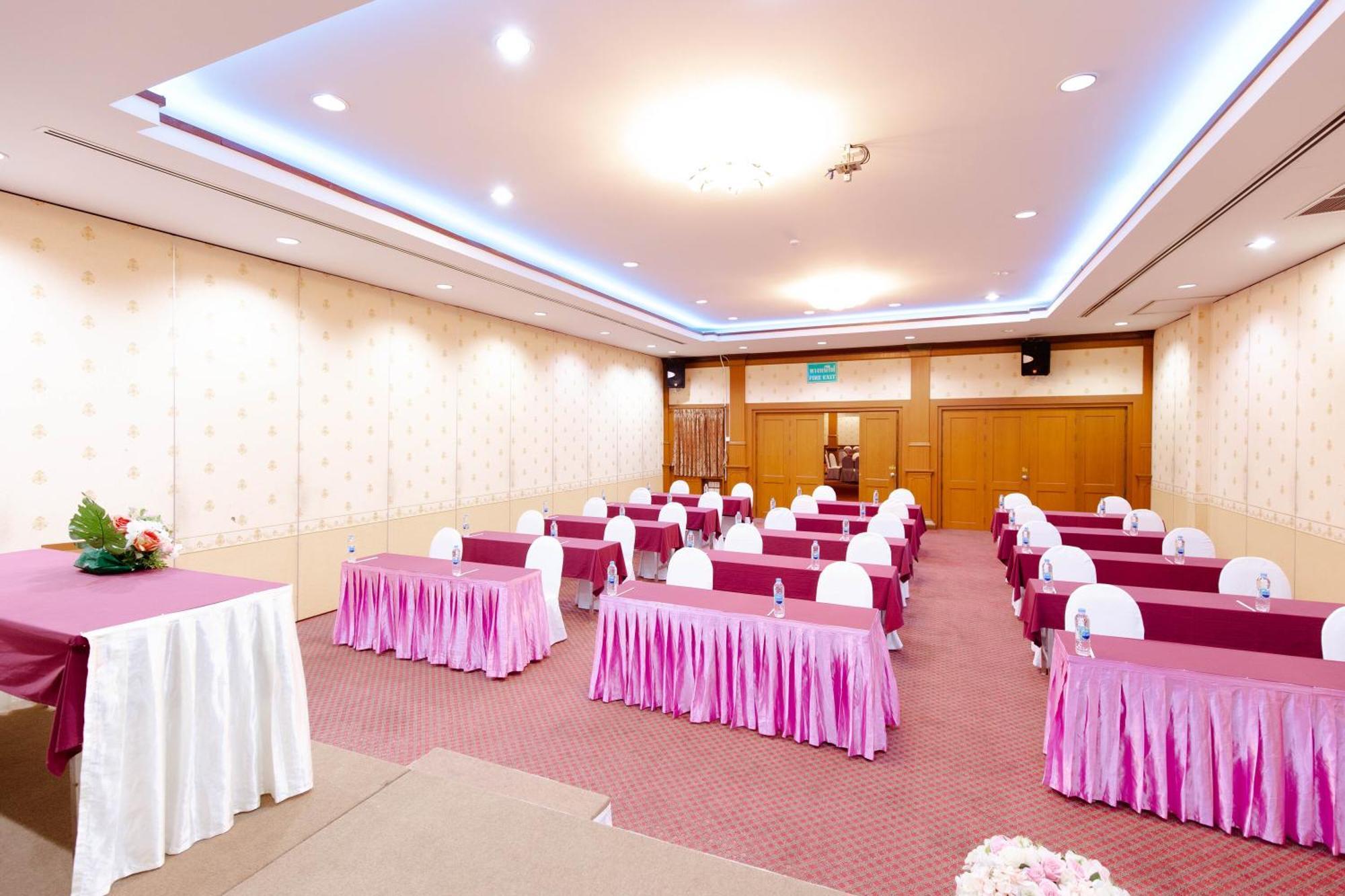 Chumphon Gardens Hotel Exterior photo