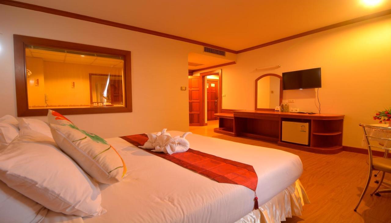 Chumphon Gardens Hotel Exterior photo