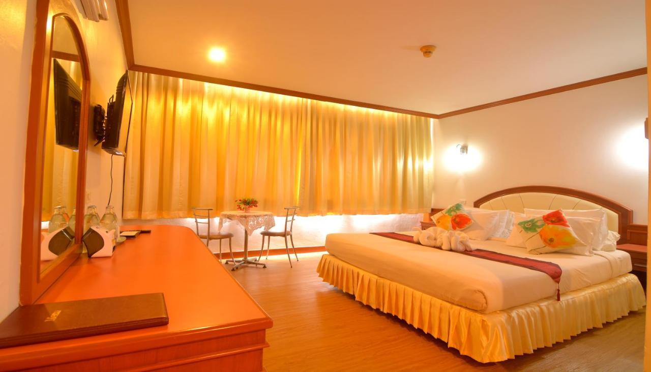 Chumphon Gardens Hotel Exterior photo